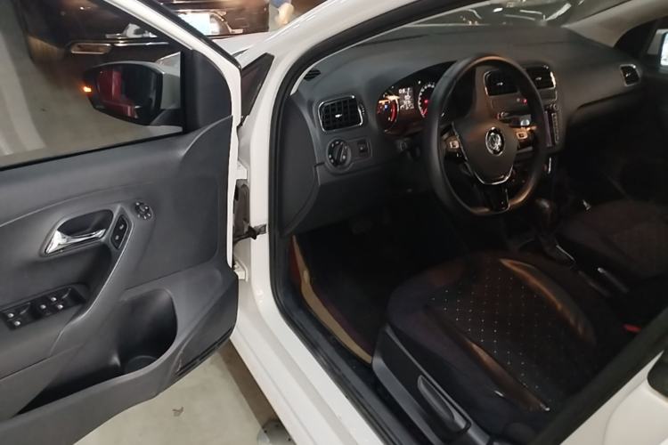 Used Volkswagen Polo 2016 1.6L Automatic Comfort Model Driver Seat