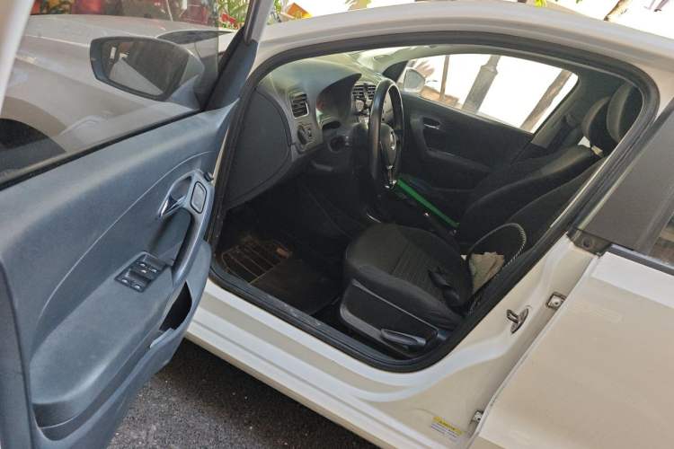 Used Volkswagen Polo 2016 1.6L Automatic Comfort Model Driver Seat