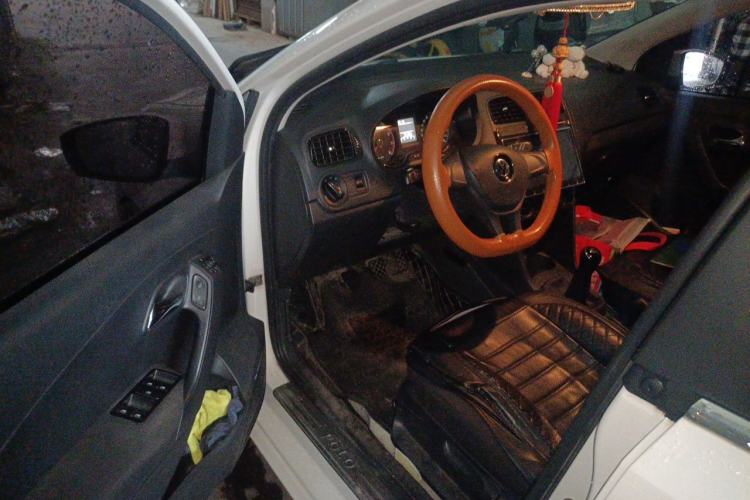 Used Volkswagen Polo 2016 1.4L Manual Fashion Model Driver Seat