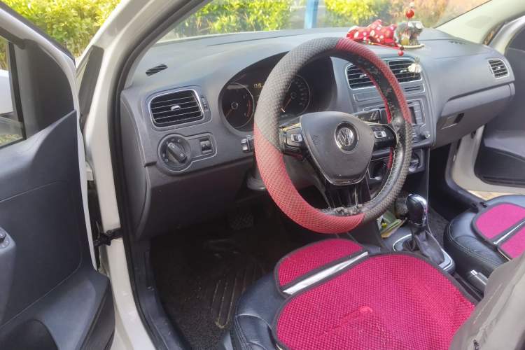 Used Volkswagen Polo 2016 1.6L Automatic Comfort Model Driver Seat