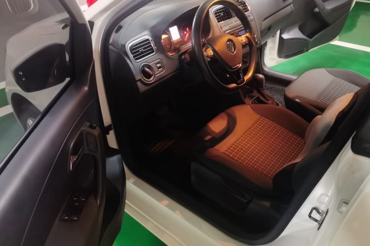Used Volkswagen Polo 2016 1.6L Automatic Comfort Model Driver Seat