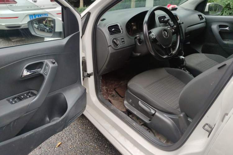 Used Volkswagen Polo 2016 1.6L Automatic Comfort Model Driver Seat