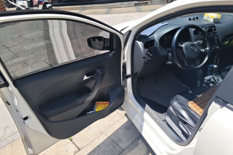 Used Volkswagen Polo 2016 1.6L Automatic Comfort Model Driver Seat
