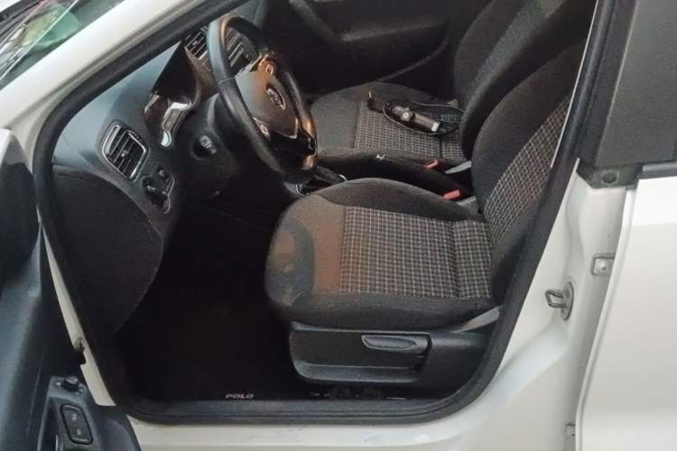 Used Volkswagen Polo 2016 1.6L Automatic Comfort Model Driver Seat