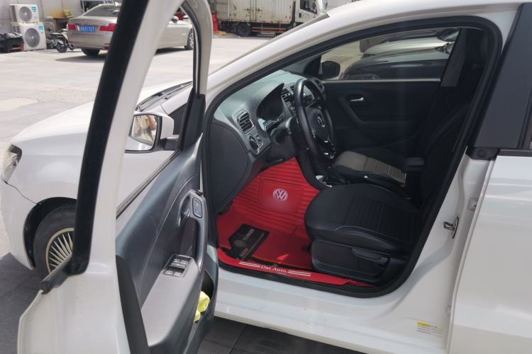 Used Volkswagen Polo 2016 1.6L Automatic Comfort Model Driver Seat