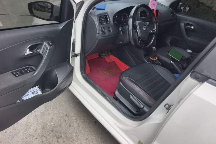 Used Volkswagen Polo 2016 1.6L Automatic Comfort Model Driver Seat