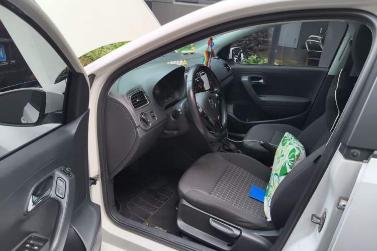 Used Volkswagen Polo 2016 1.6L Automatic Comfort Model Driver Seat