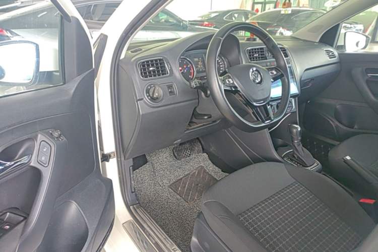 Used Volkswagen Polo 2016 1.6L Automatic Comfort Model Driver Seat