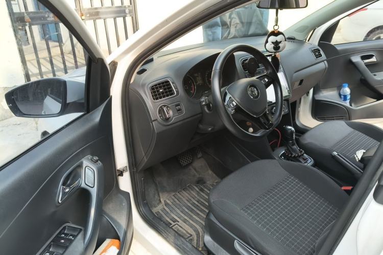 Used Volkswagen Polo 2016 1.6L Automatic Comfort Model Driver Seat