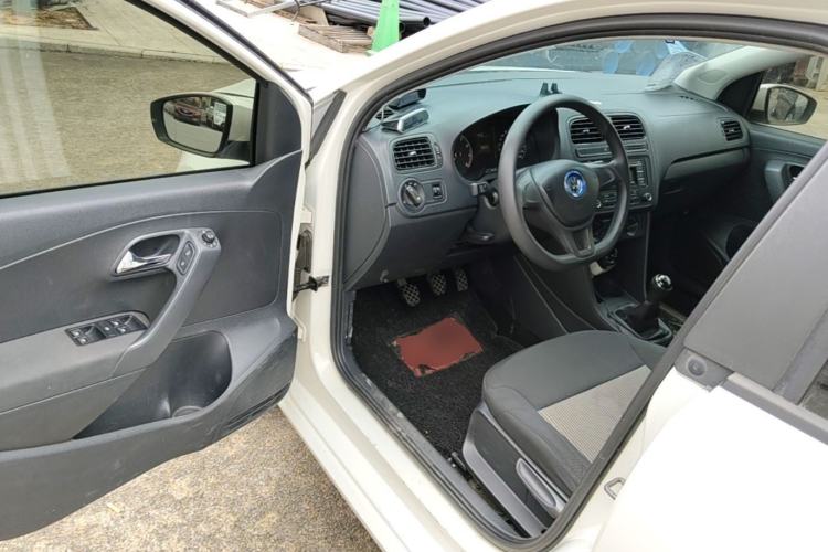 Used Volkswagen Polo 2016 1.4L Manual Fashion Model Driver Seat