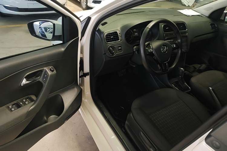 Used Volkswagen Polo 2016 1.6L Automatic Comfort Model Driver Seat
