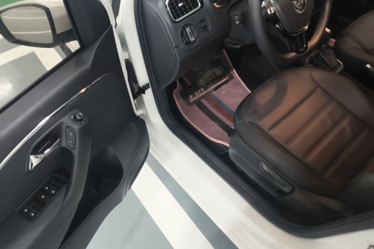 Used Volkswagen Polo 2016 1.6L Automatic Luxury Model Driver Seat