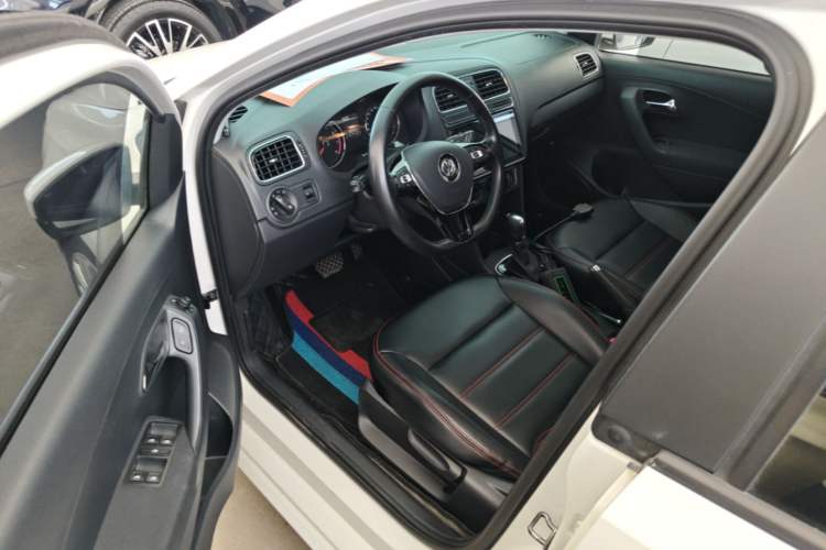 Used Volkswagen Polo 2016 1.6L Automatic Comfort Model Driver Seat