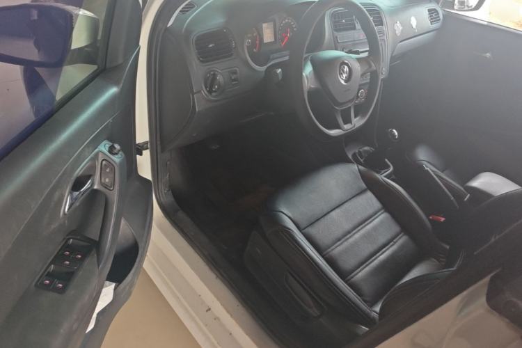 Used Volkswagen Polo 2016 1.4L Manual Fashion Model Driver Seat