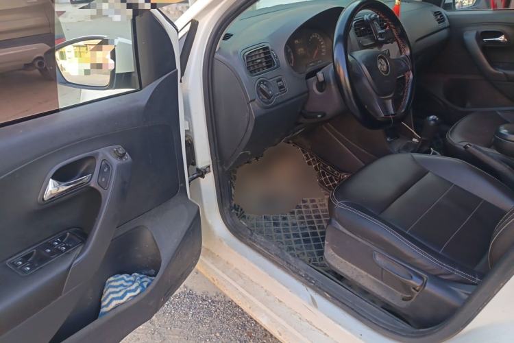 Used Volkswagen Polo 2016 1.4L Manual Fashion Model Driver Seat