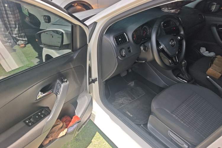 Used Volkswagen Polo 2016 1.6L Automatic Comfort Model Driver Seat