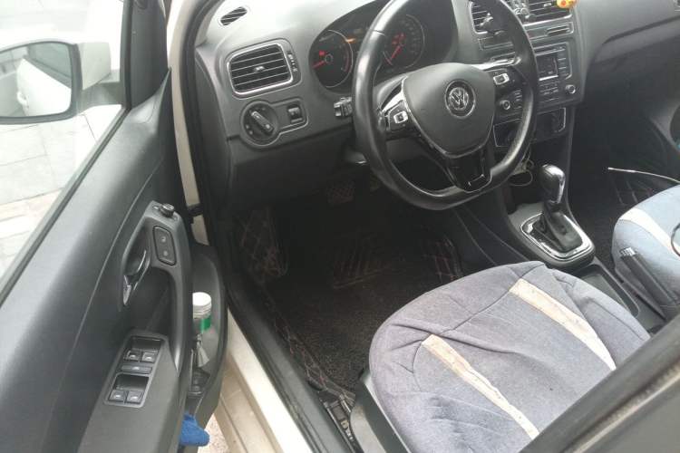 Used Volkswagen Polo 2016 1.6L Automatic Comfort Model Driver Seat
