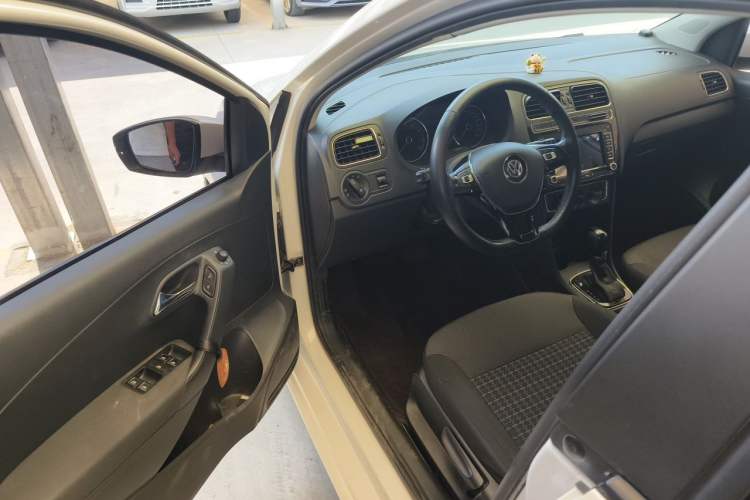 Used Volkswagen Polo 2016 1.6L Automatic Comfort Model Driver Seat