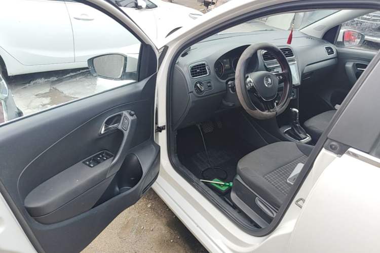 Used Volkswagen Polo 2016 1.6L Automatic Comfort Model Driver Seat