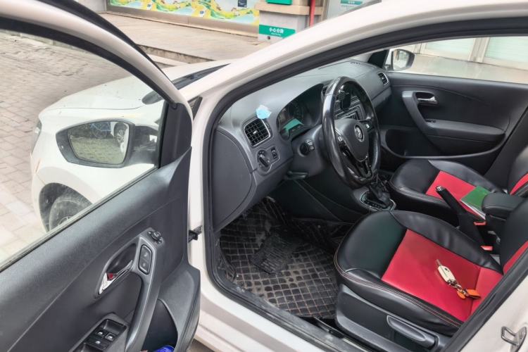 Used Volkswagen Polo 2016 1.6L Automatic Comfort Model Driver Seat