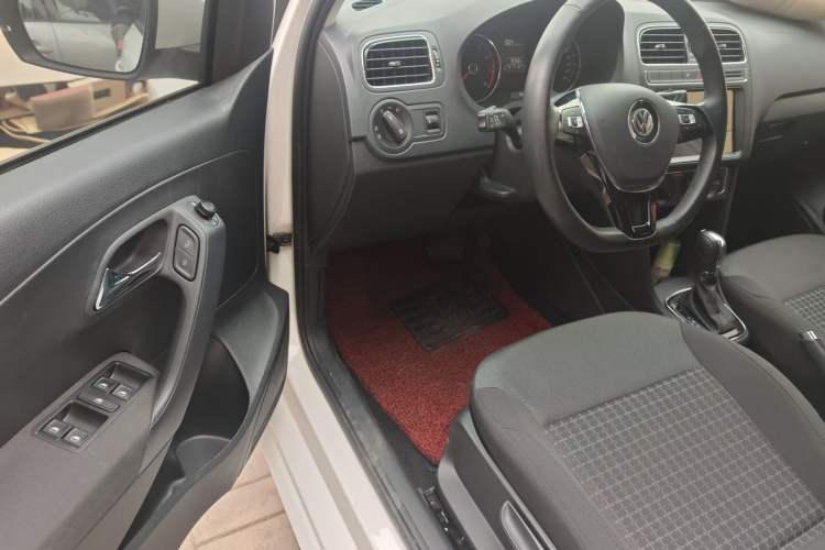 Used Volkswagen Polo 2016 1.6L Automatic Comfort Model Driver Seat