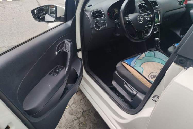 Used Volkswagen Polo 2016 1.6L Automatic Comfort Model Driver Seat