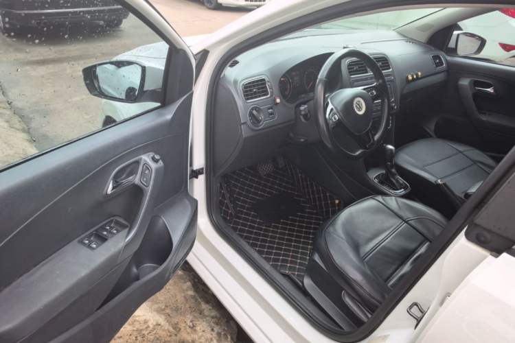 Used Volkswagen Polo 2016 1.6L Automatic Comfort Model Driver Seat