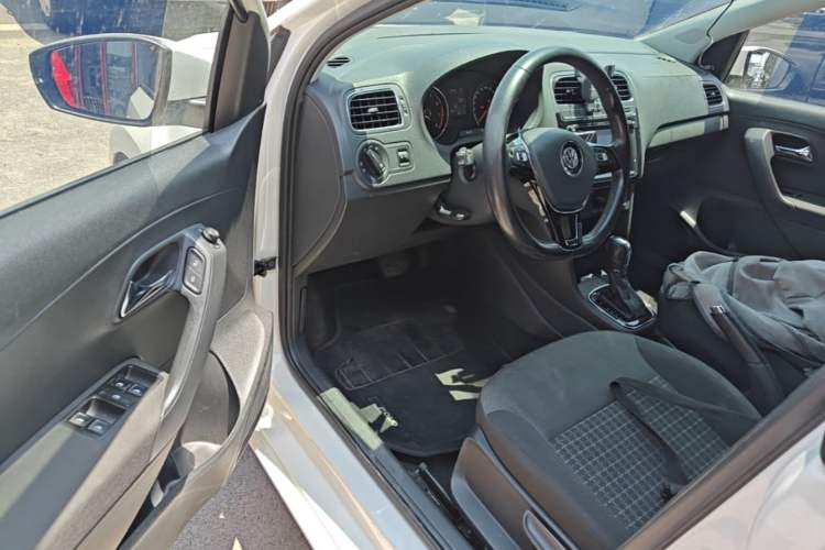 Used Volkswagen Polo 2016 1.6L Automatic Comfort Model Driver Seat