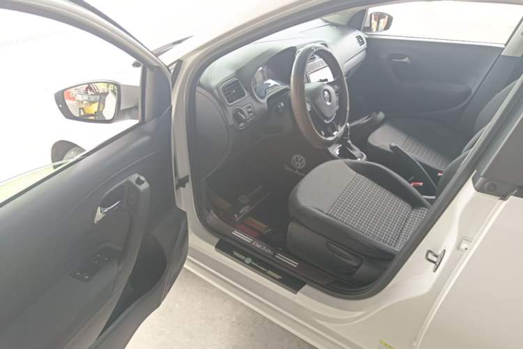 Used Volkswagen Polo 2016 1.6L Automatic Comfort Model Driver Seat