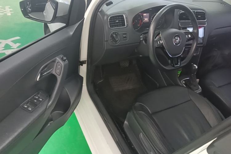 Used Volkswagen Polo 2016 1.6L Automatic Comfort Model Driver Seat