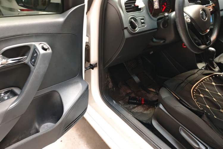Used Volkswagen Polo 2016 1.6L Automatic Comfort Model Driver Seat