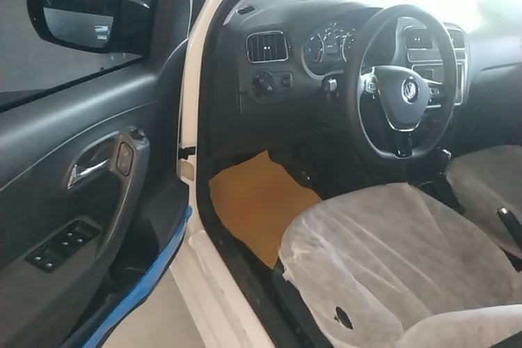 Used Volkswagen Polo 2016 1.6L Automatic Comfort Model Driver Seat