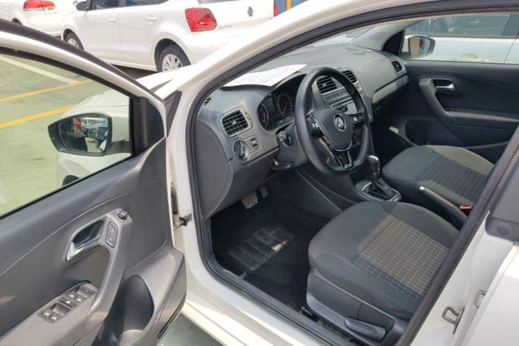 Used Volkswagen Polo 2016 1.6L Automatic Comfort Model Driver Seat