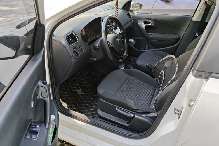 Used Volkswagen Polo 2016 1.6L Automatic Comfort Model Driver Seat