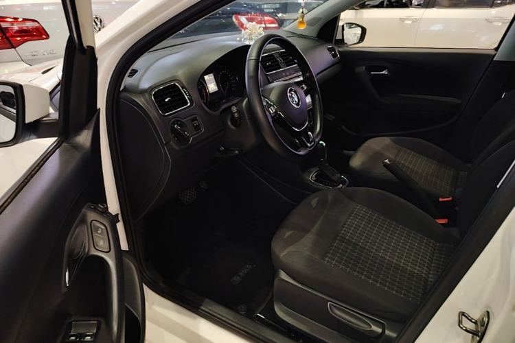 Used Volkswagen Polo 2016 1.6L Automatic Comfort Model Driver Seat