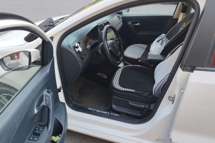 Used Volkswagen Polo 2016 1.6L Automatic Comfort Model Driver Seat