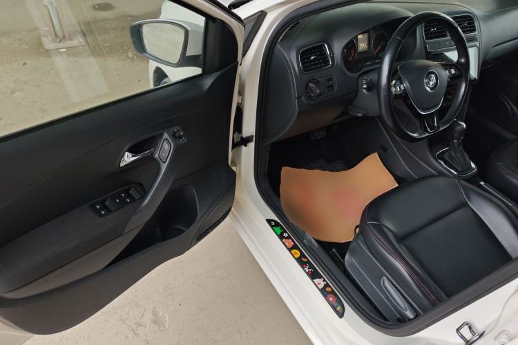 Used Volkswagen Polo 2016 1.6L Automatic Comfort Model Driver Seat