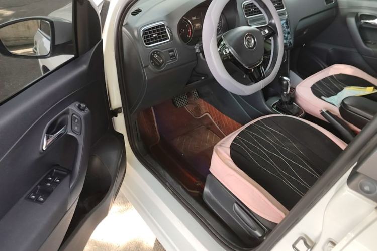 Used Volkswagen Polo 2016 1.6L Automatic Comfort Model Driver Seat