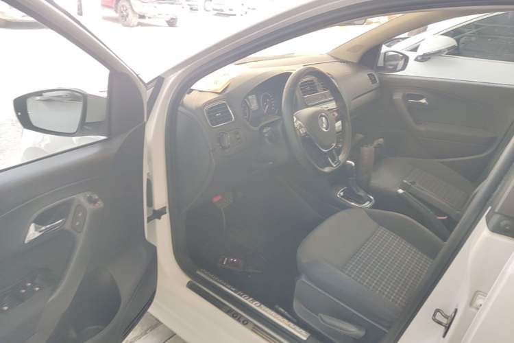 Used Volkswagen Polo 2016 1.6L Automatic Comfort Model Driver Seat