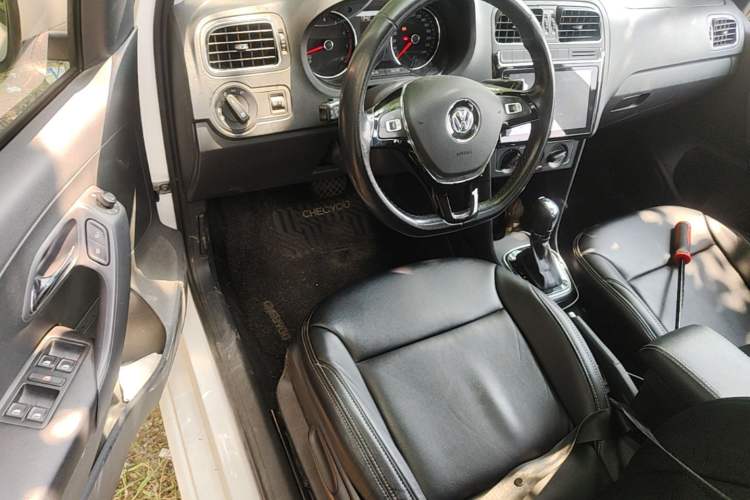 Used Volkswagen Polo 2016 1.6L Automatic Comfort Model Driver Seat