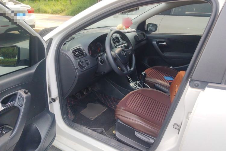Used Volkswagen Polo 2016 1.4L Manual Fashion Model Driver Seat