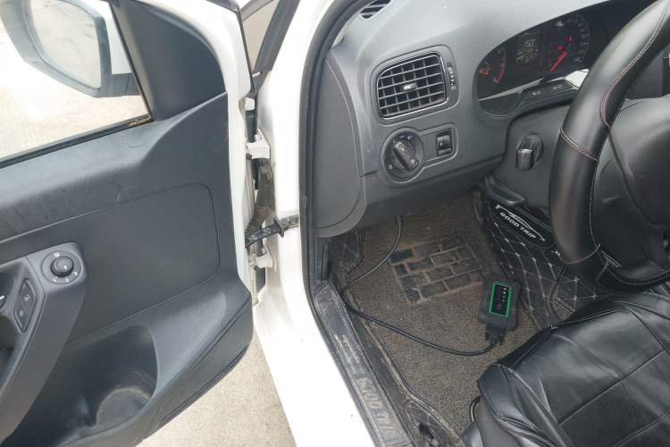 Used Volkswagen Polo 2016 1.4L Manual Fashion Model Driver Seat