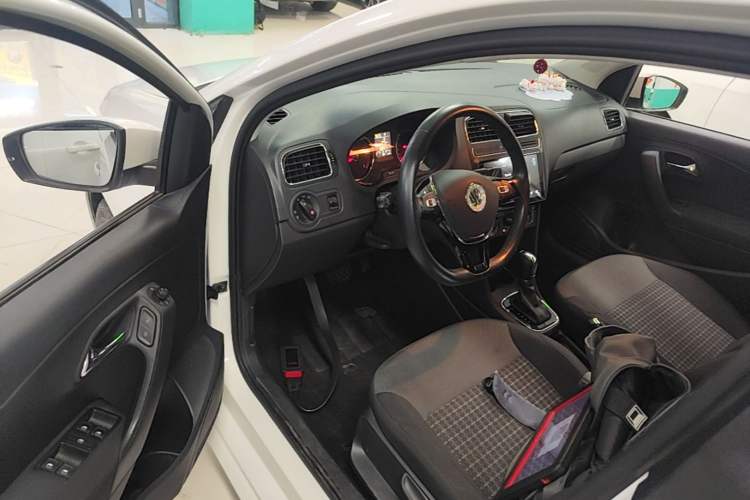 Used Volkswagen Polo 2016 1.6L Automatic Comfort Model Driver Seat