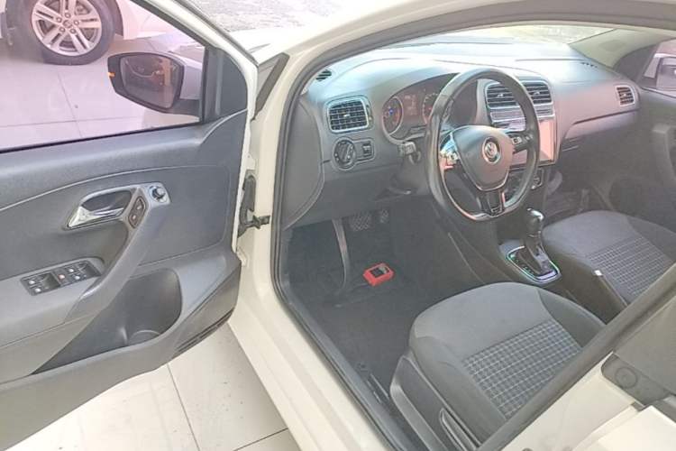 Used Volkswagen Polo 2016 1.6L Automatic Comfort Model Driver Seat