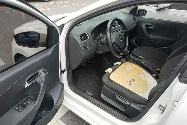 Used Volkswagen Polo 2016 1.6L Automatic Comfort Model Driver Seat