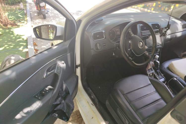 Used Volkswagen Polo 2016 1.6L Automatic Luxury Model Driver Seat
