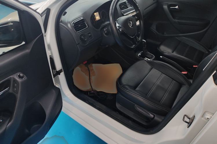 Used Volkswagen Polo 2016 1.6L Automatic Comfort Model Driver Seat