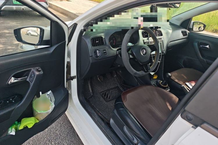 Used Volkswagen Polo 2016 1.4L Manual Fashion Model Driver Seat