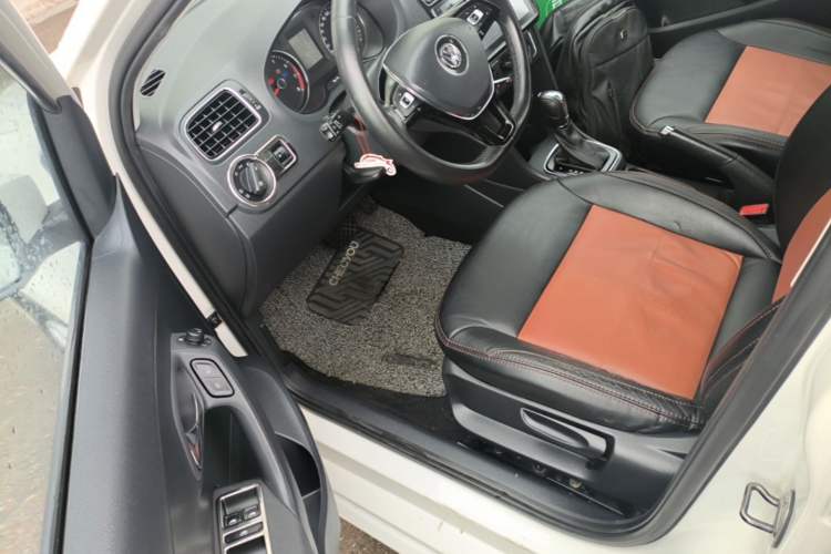 Used Volkswagen Polo 2016 1.6L Automatic Comfort Model Driver Seat