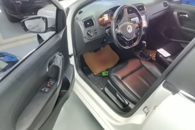 Used Volkswagen Polo 2016 1.6L Automatic Comfort Model Driver Seat